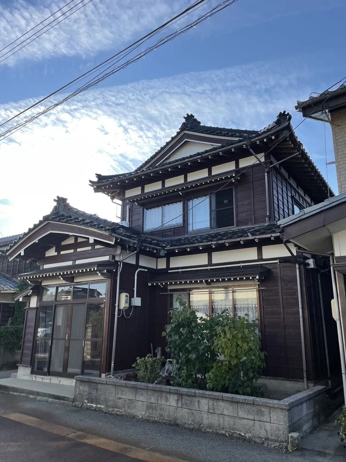 胎内市にて外壁(下見板)他塗装作業